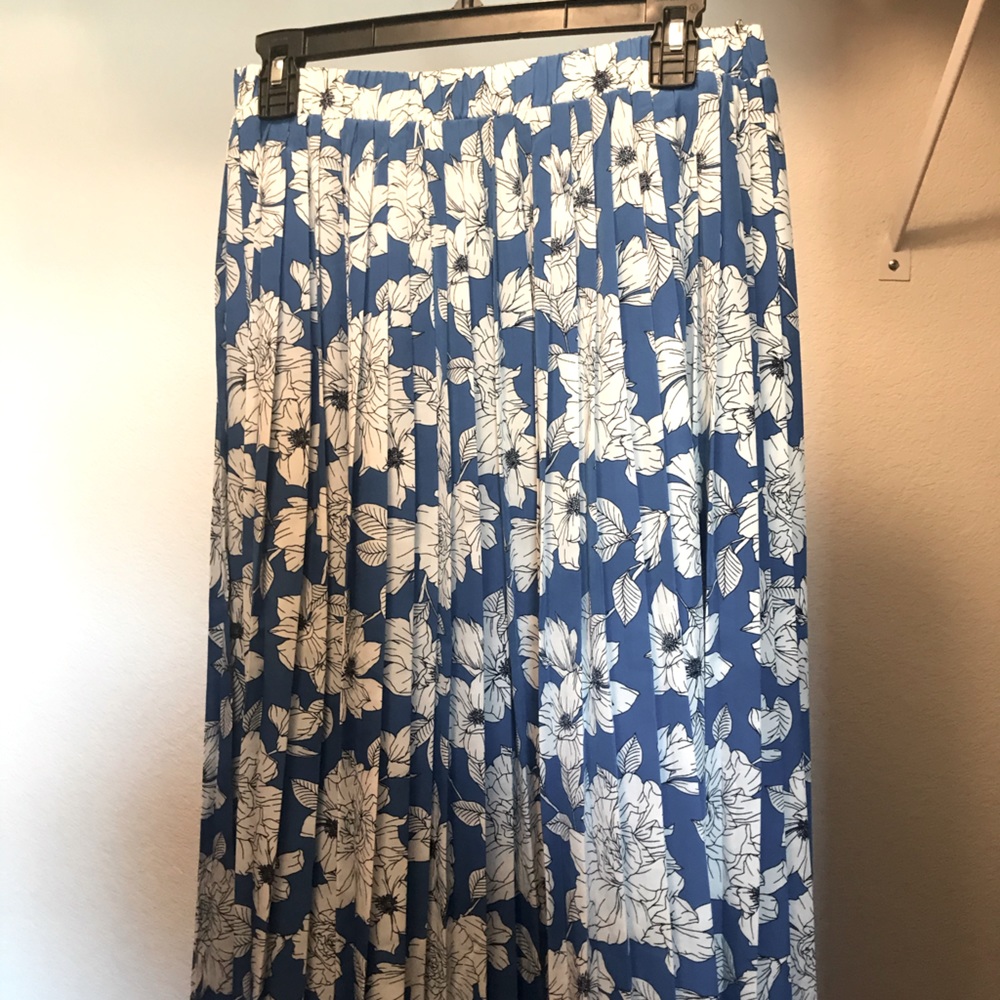Beautiful Floral Midi Skirt